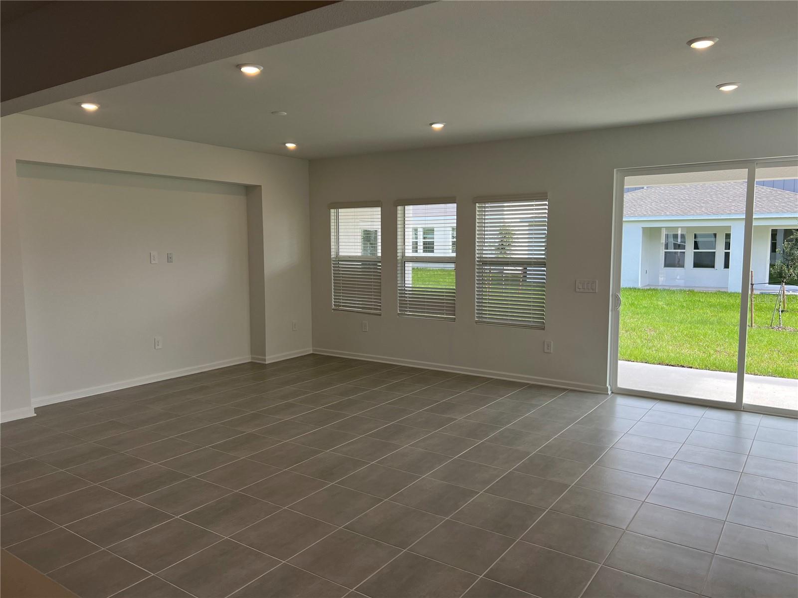 5590 Fiona Ln Property Photo 10