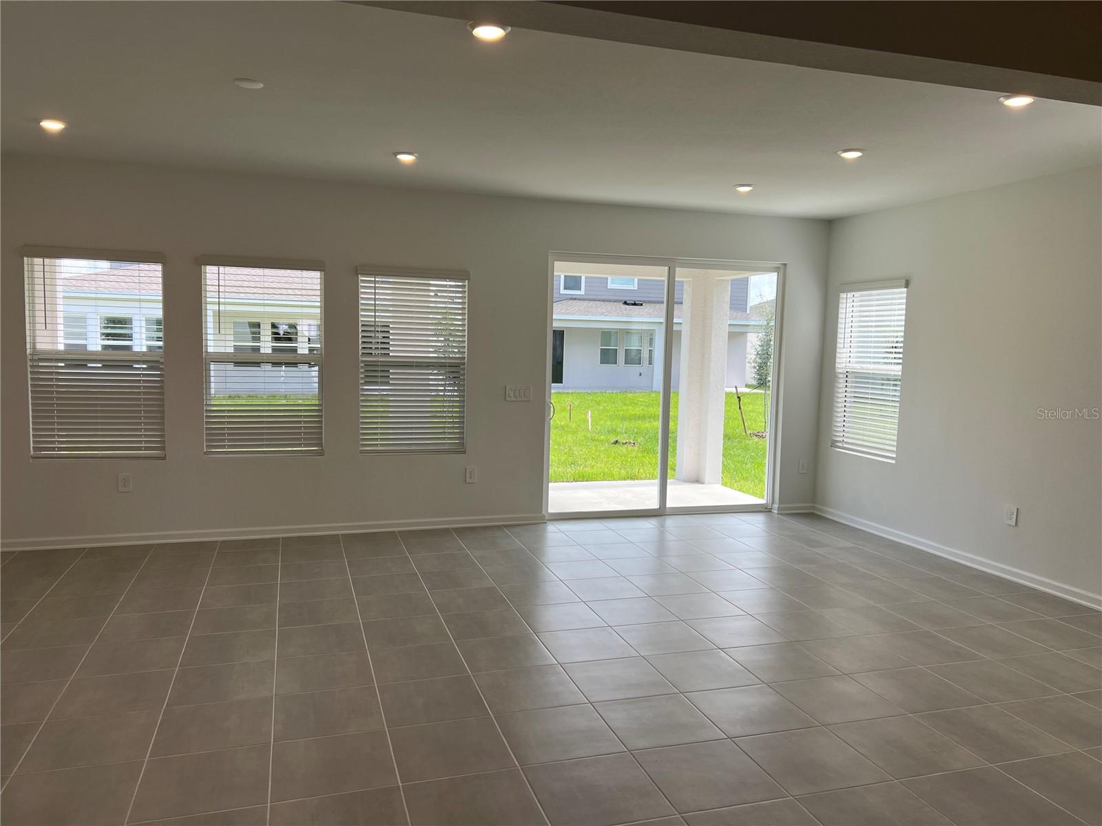 5590 Fiona Ln Property Photo 12