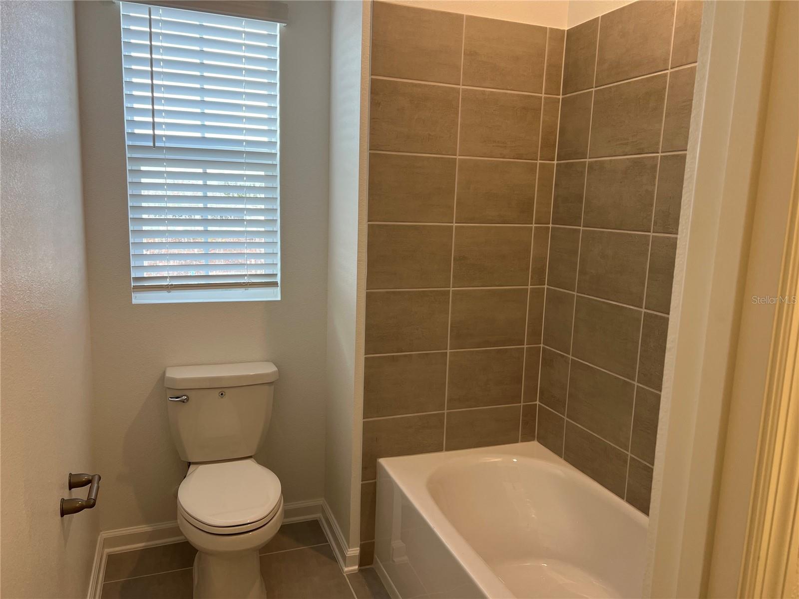 5590 Fiona Ln Property Photo 20