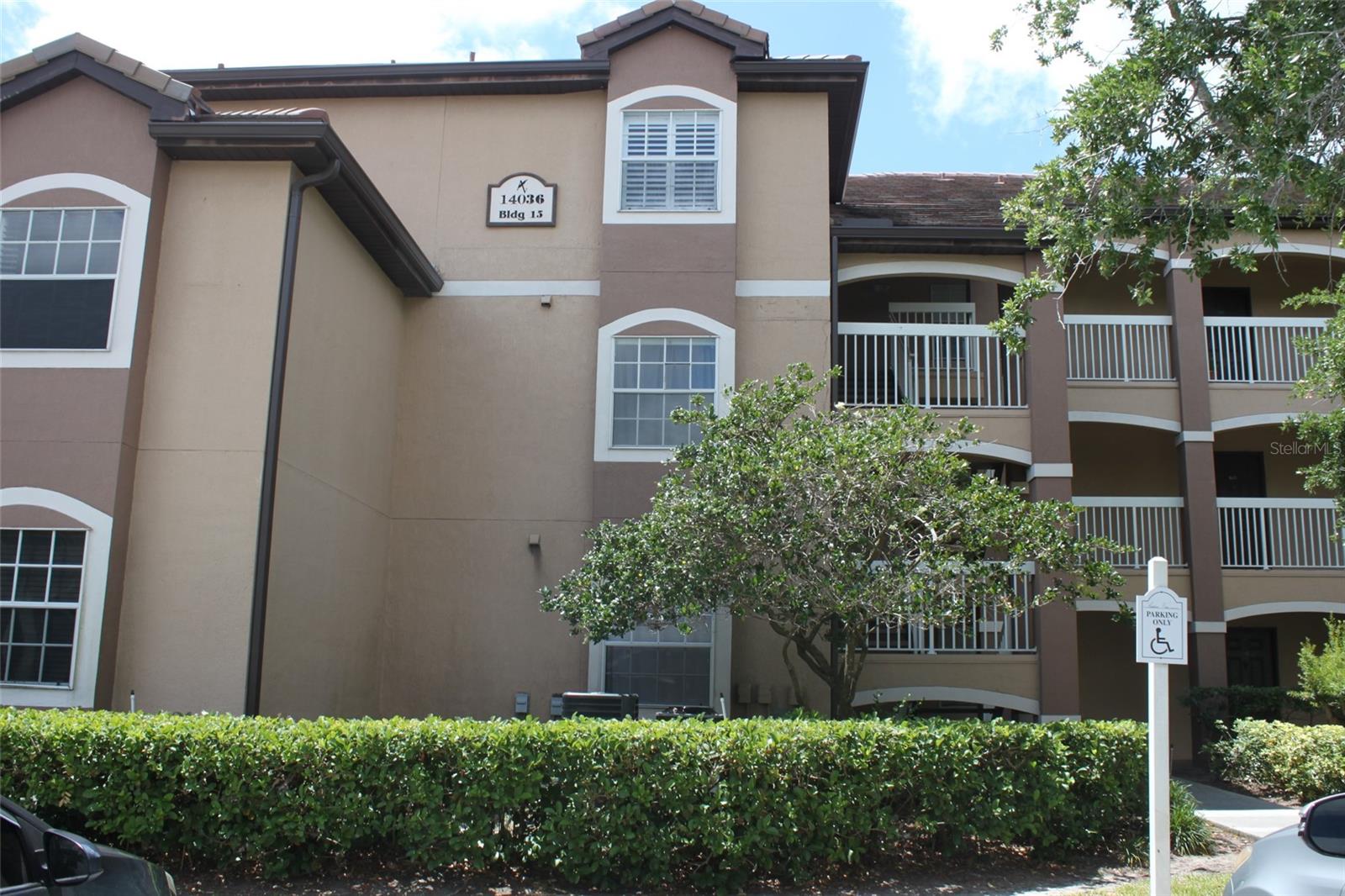 14036 FAIRWAY ISLAND DR #1525 Property Photo 1