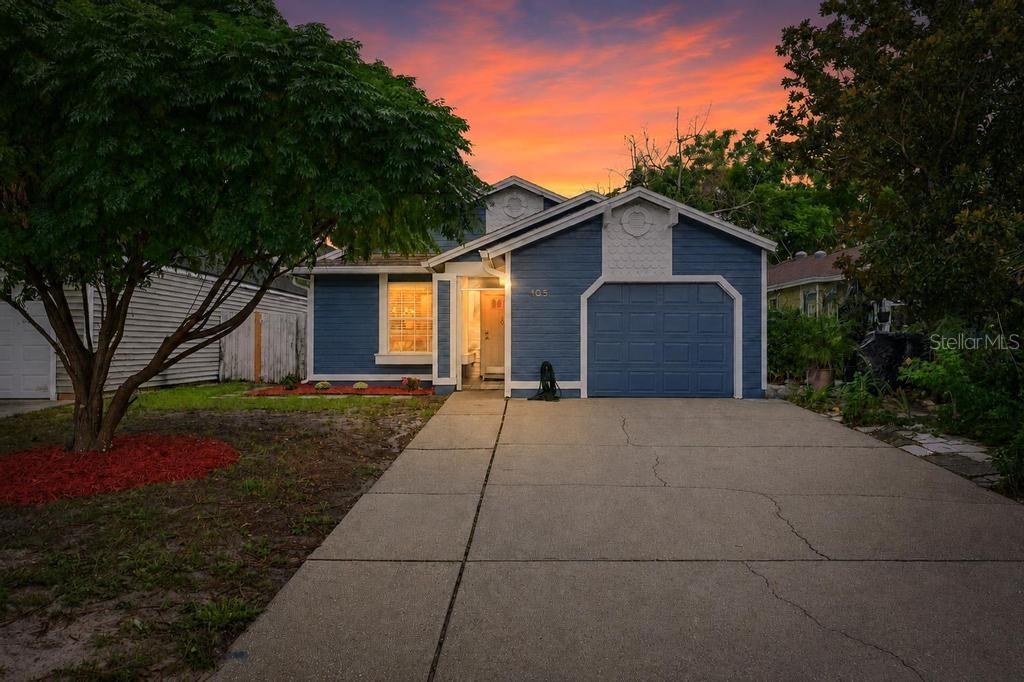 105 Newport Sq Property Photo 1