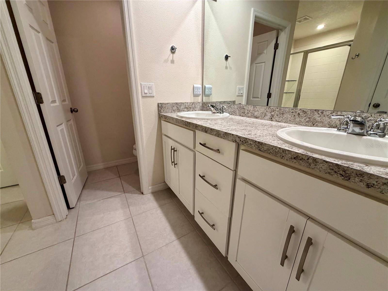 2280 Centerra Loop Property Photo 33
