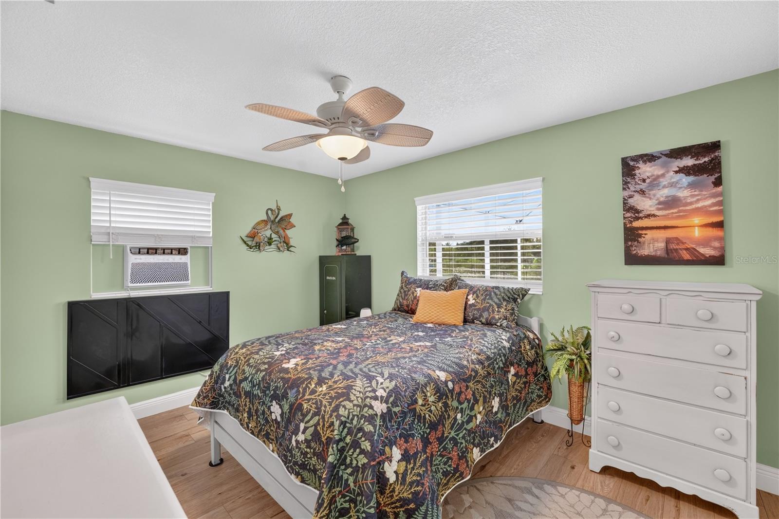 28050 Lois Dr Property Photo 10