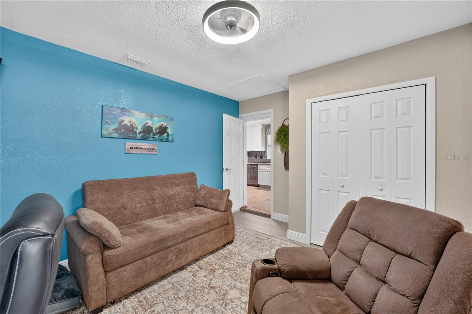 28050 Lois Dr Property Photo 12