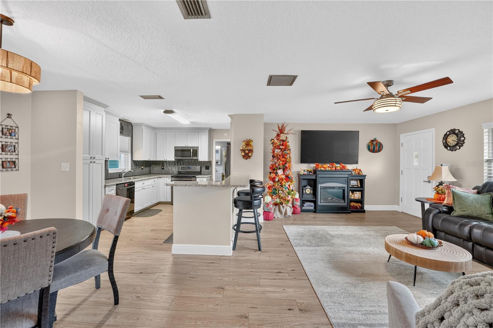 28050 Lois Dr Property Photo 19
