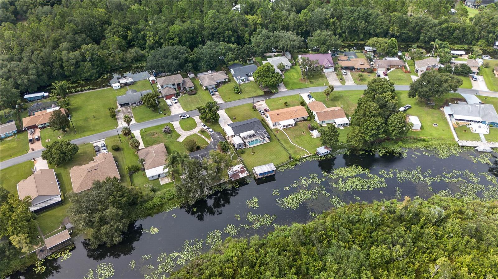 28050 Lois Dr Property Photo 37