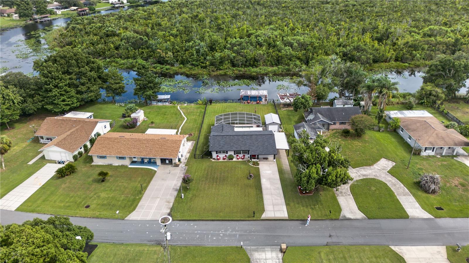 28050 Lois Dr Property Photo 39