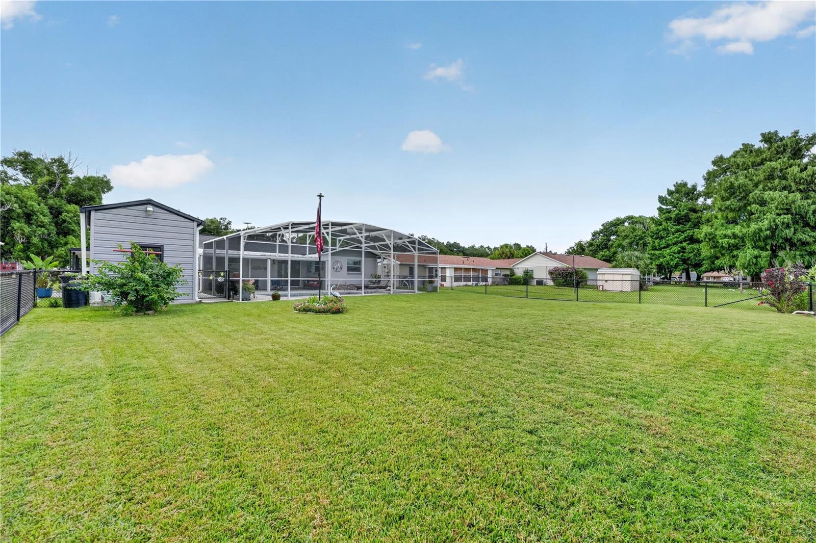 28050 Lois Dr Property Photo 41