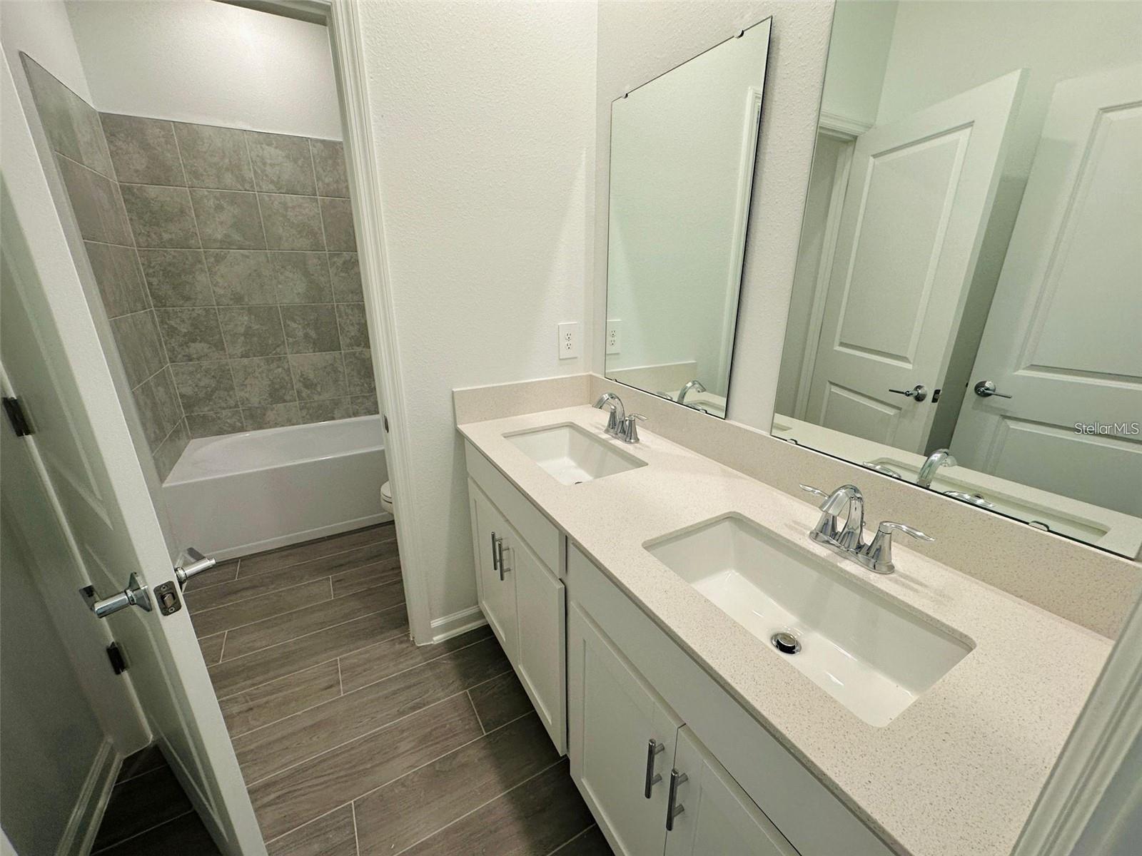 2665 Armstrong Ave Property Photo 19