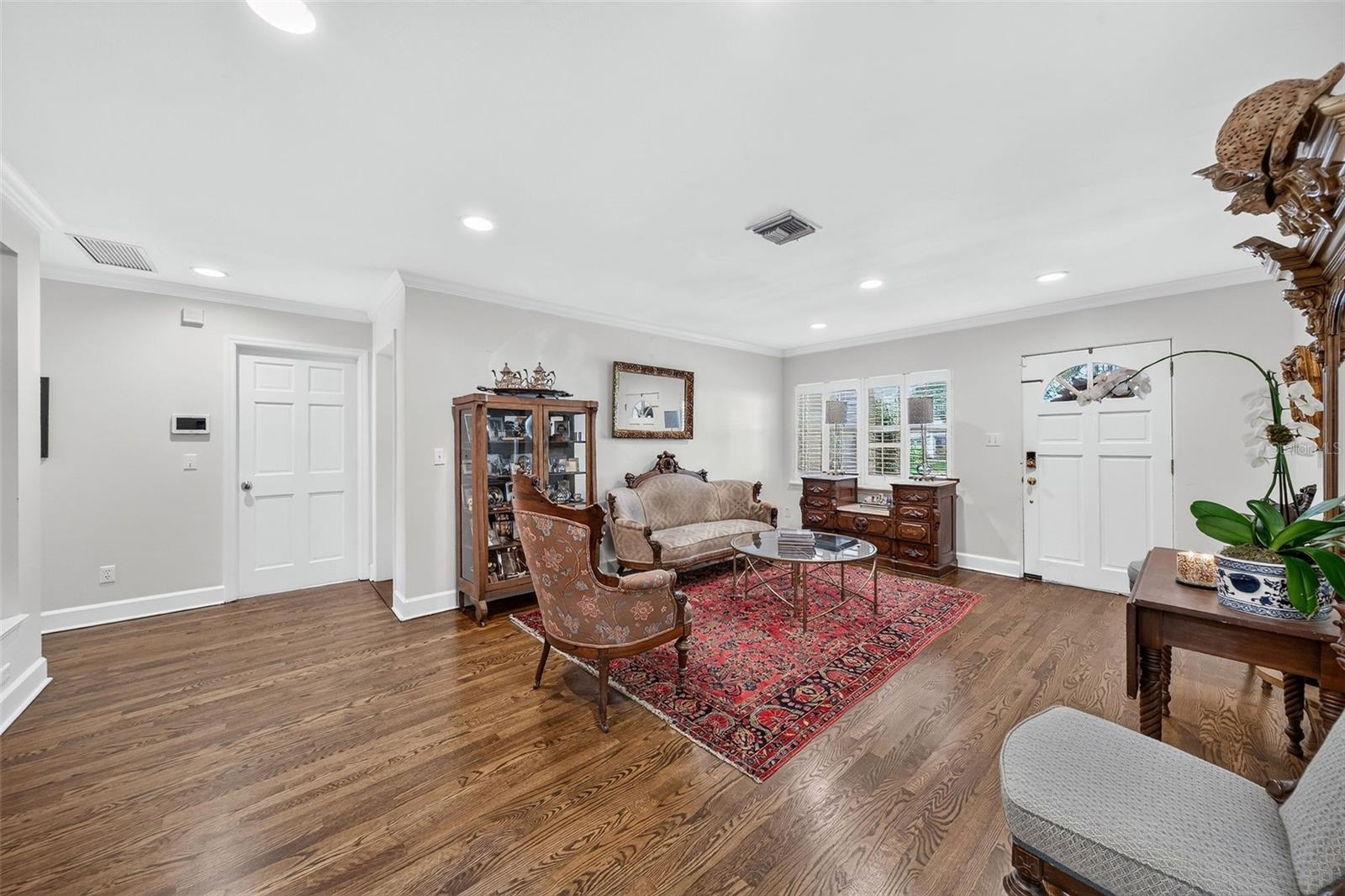 1230 Norwood Pl Property Photo 21