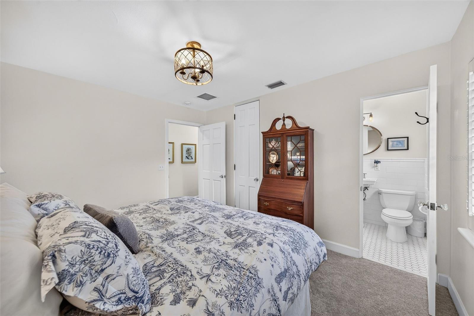 1230 Norwood Pl Property Photo 38