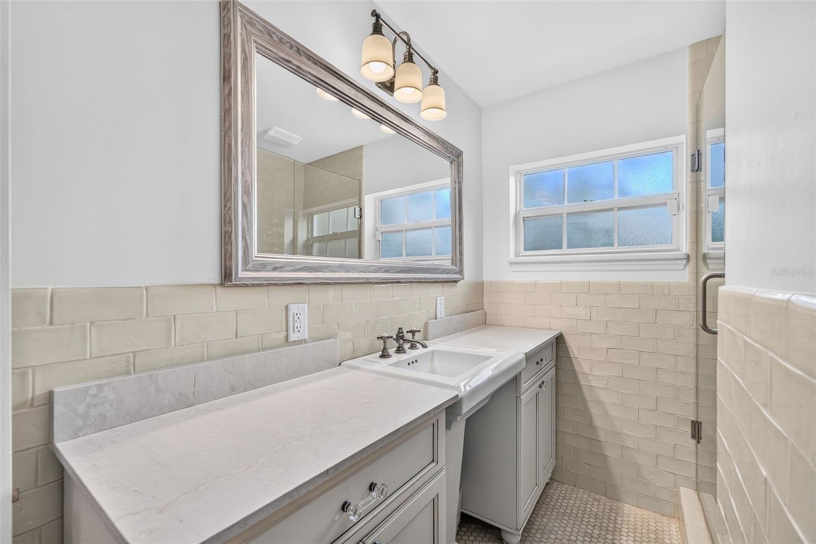 1230 Norwood Pl Property Photo 45