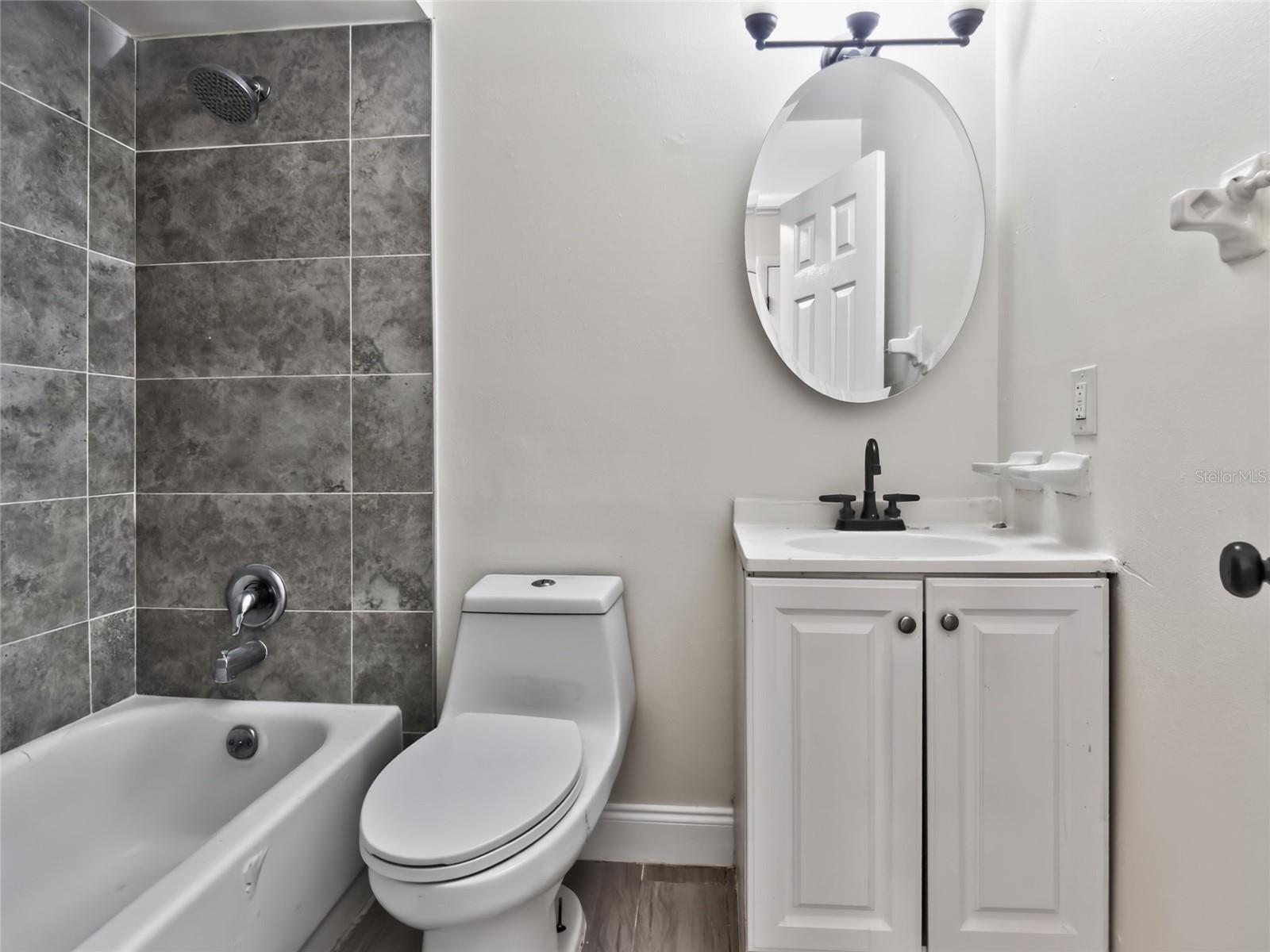 617 19th St Property Photo 12