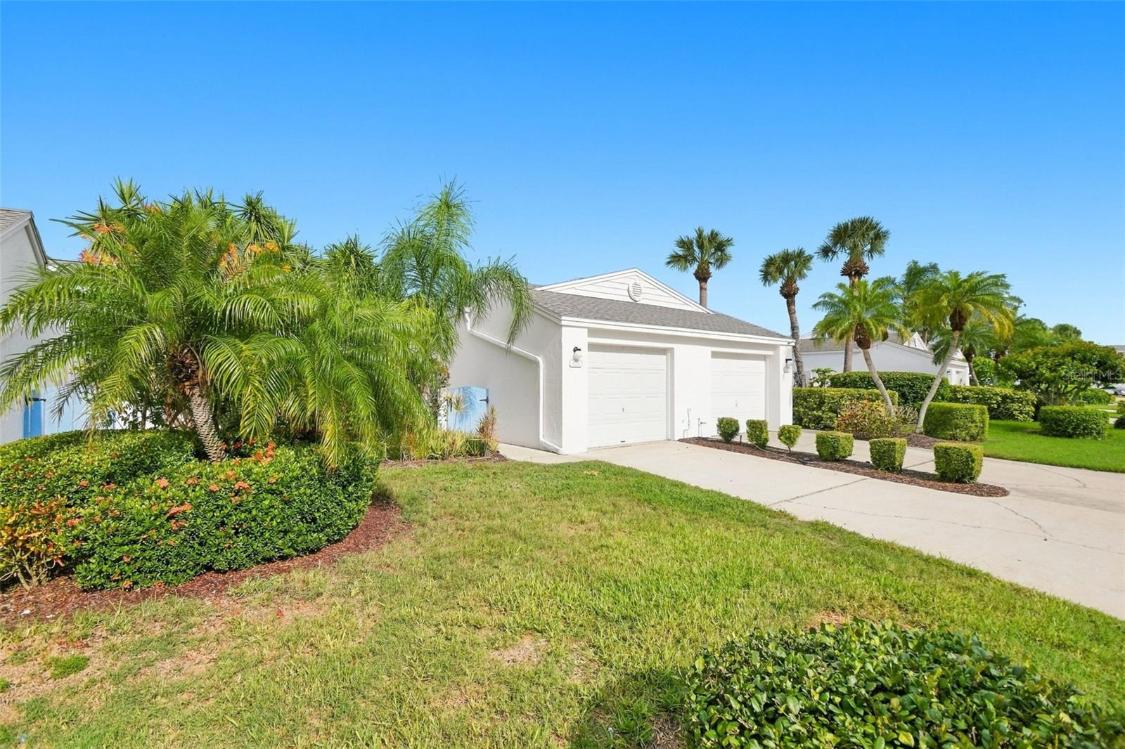 825 Waterside Ln Property Photo 1