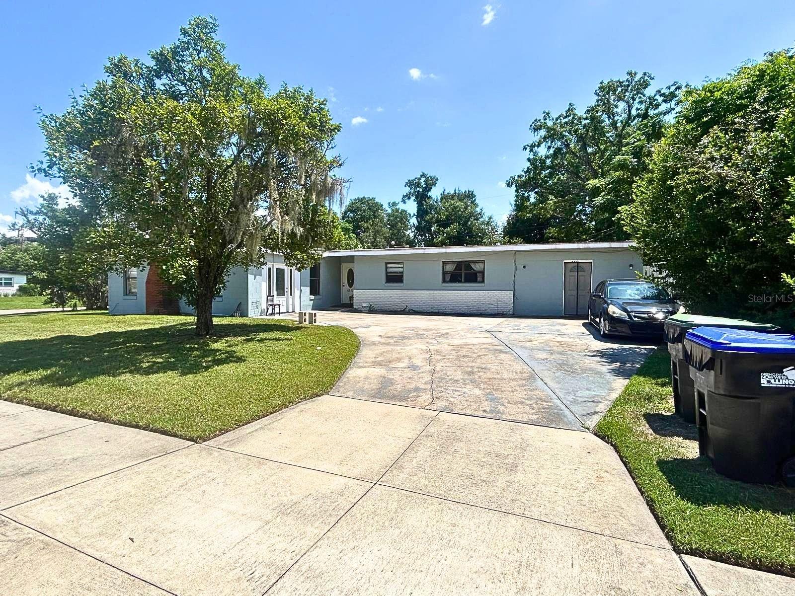 6233 OAKCREST CIR