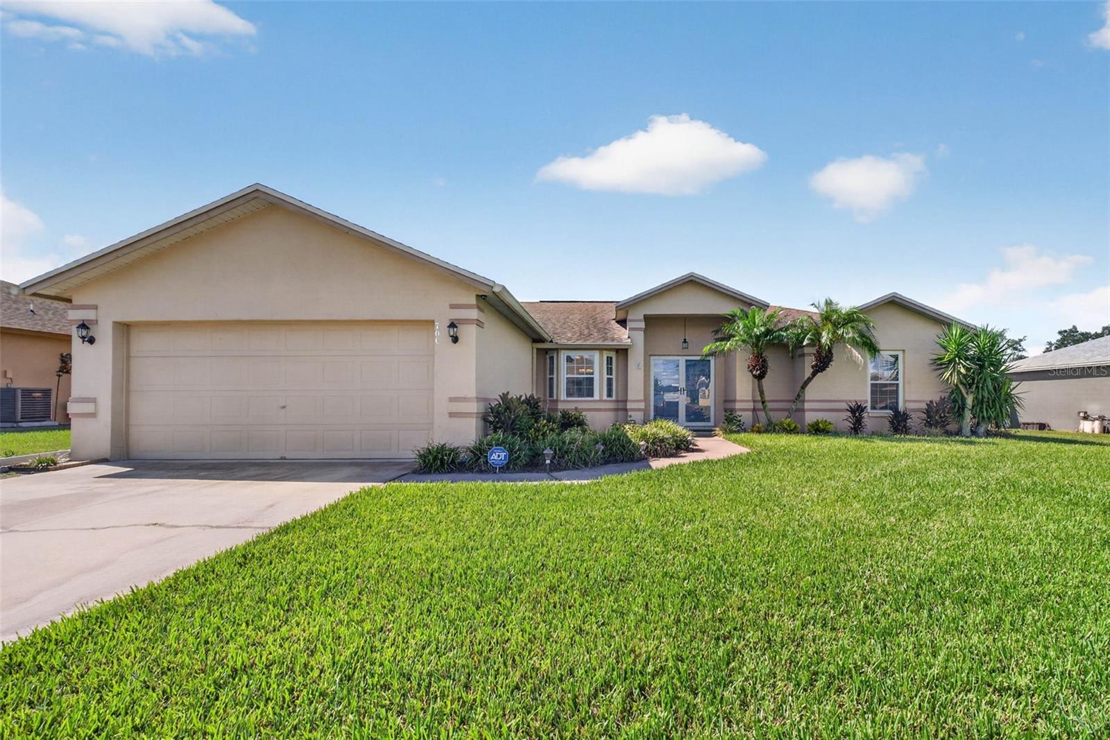 706 Highland Crest Loop Property Photo 1