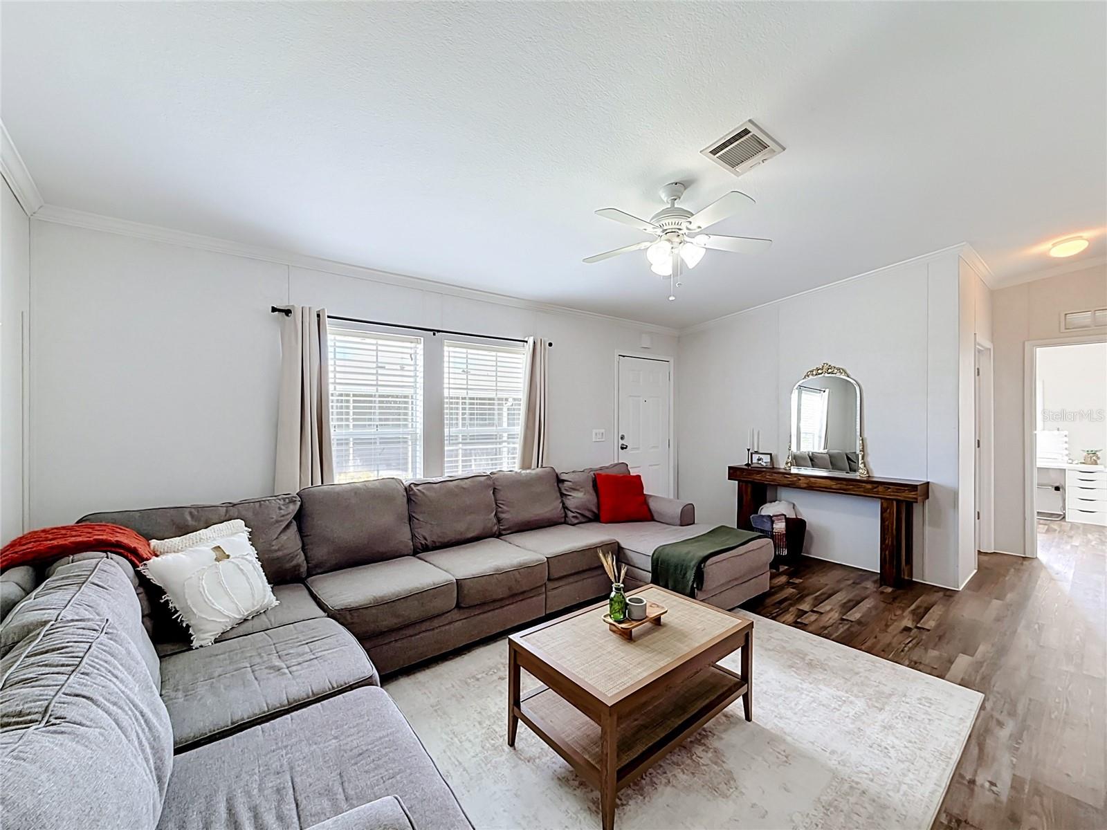 25110 Alamanda Dr Property Photo 4