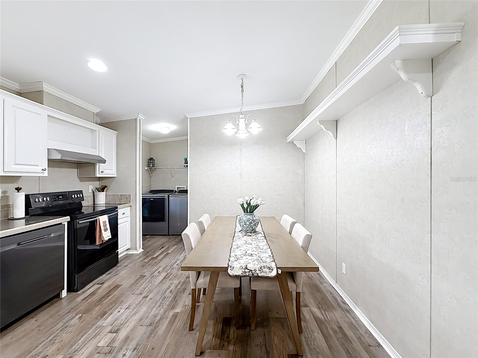 25110 Alamanda Dr Property Photo 11
