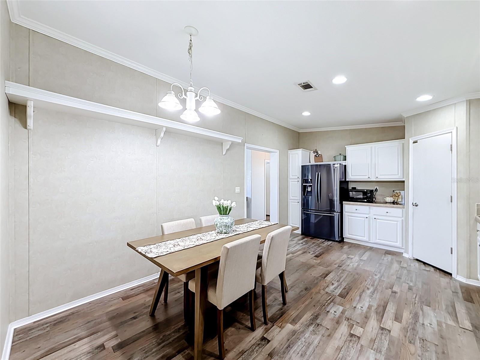 25110 Alamanda Dr Property Photo 12