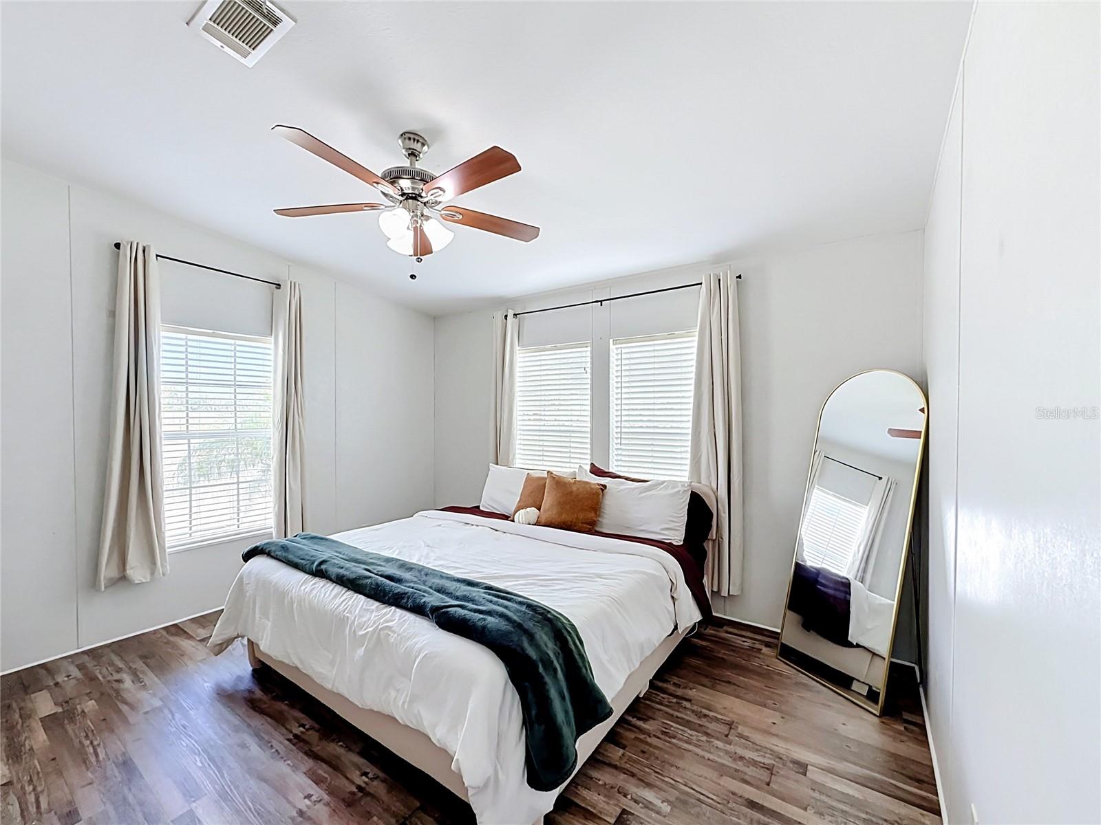 25110 Alamanda Dr Property Photo 14