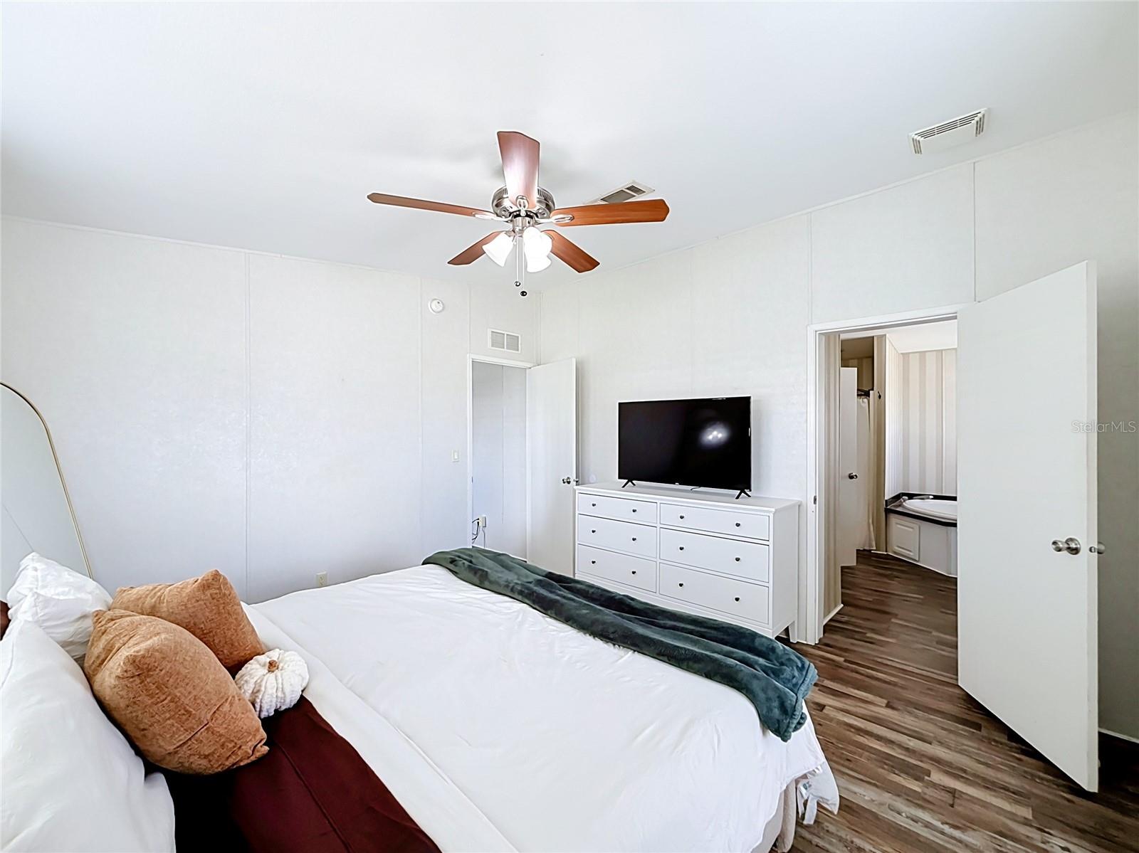 25110 Alamanda Dr Property Photo 15