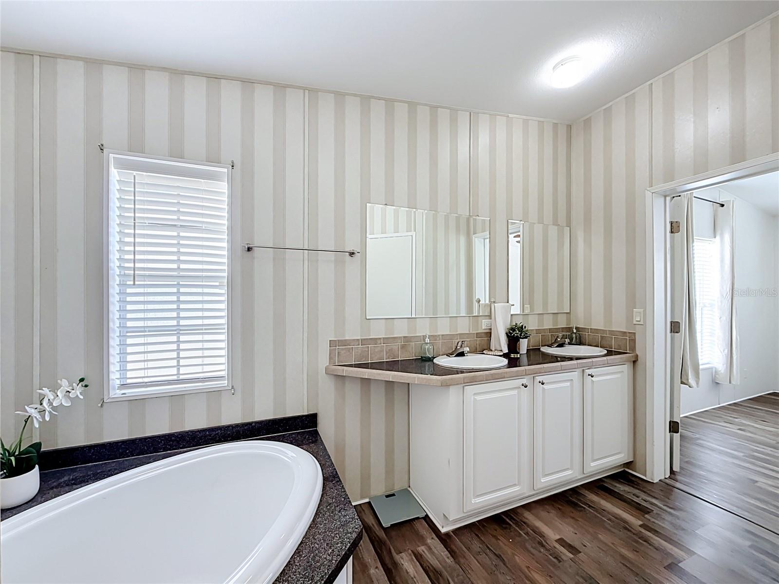 25110 Alamanda Dr Property Photo 19
