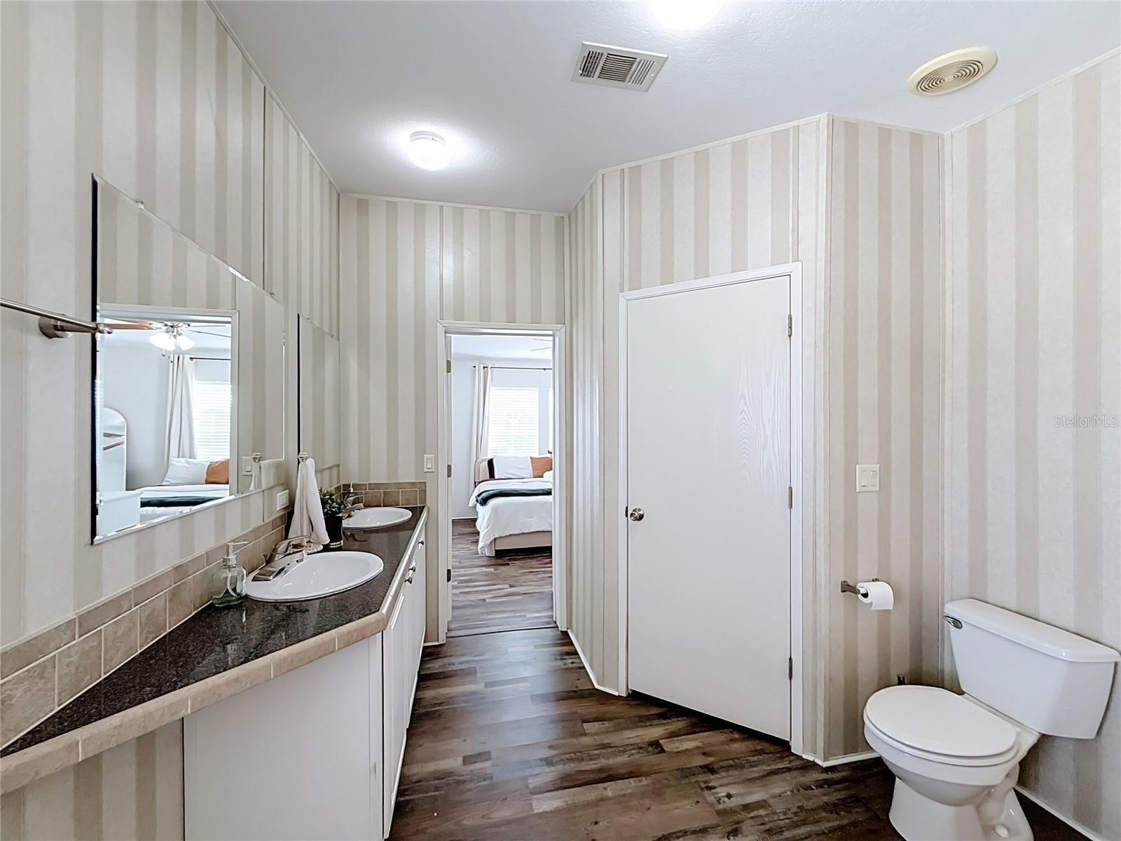 25110 Alamanda Dr Property Photo 20