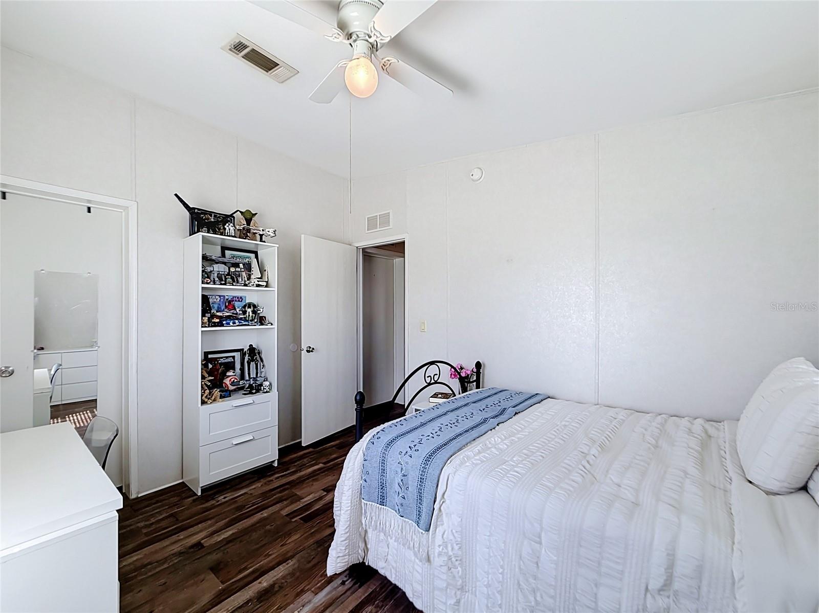 25110 Alamanda Dr Property Photo 23