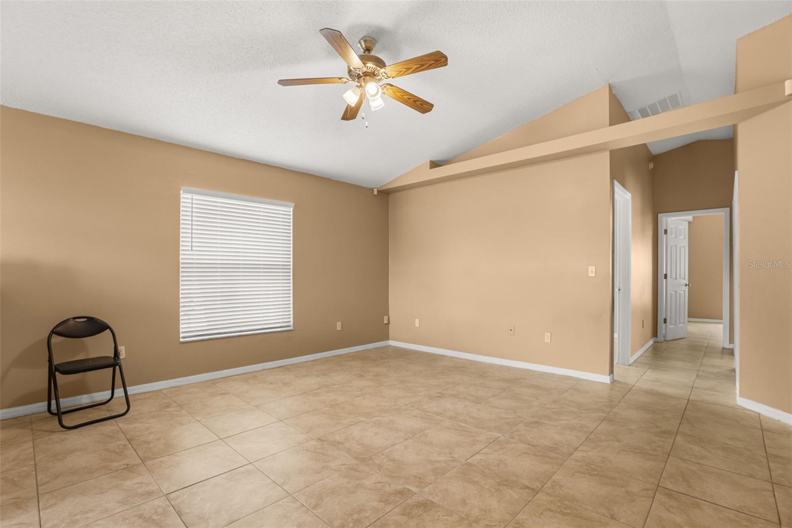 2501 Daffadil Ter Property Photo 3