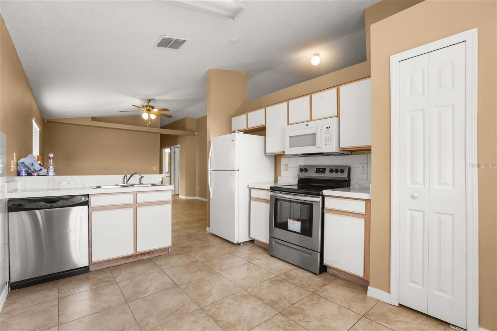 2501 Daffadil Ter Property Photo 7