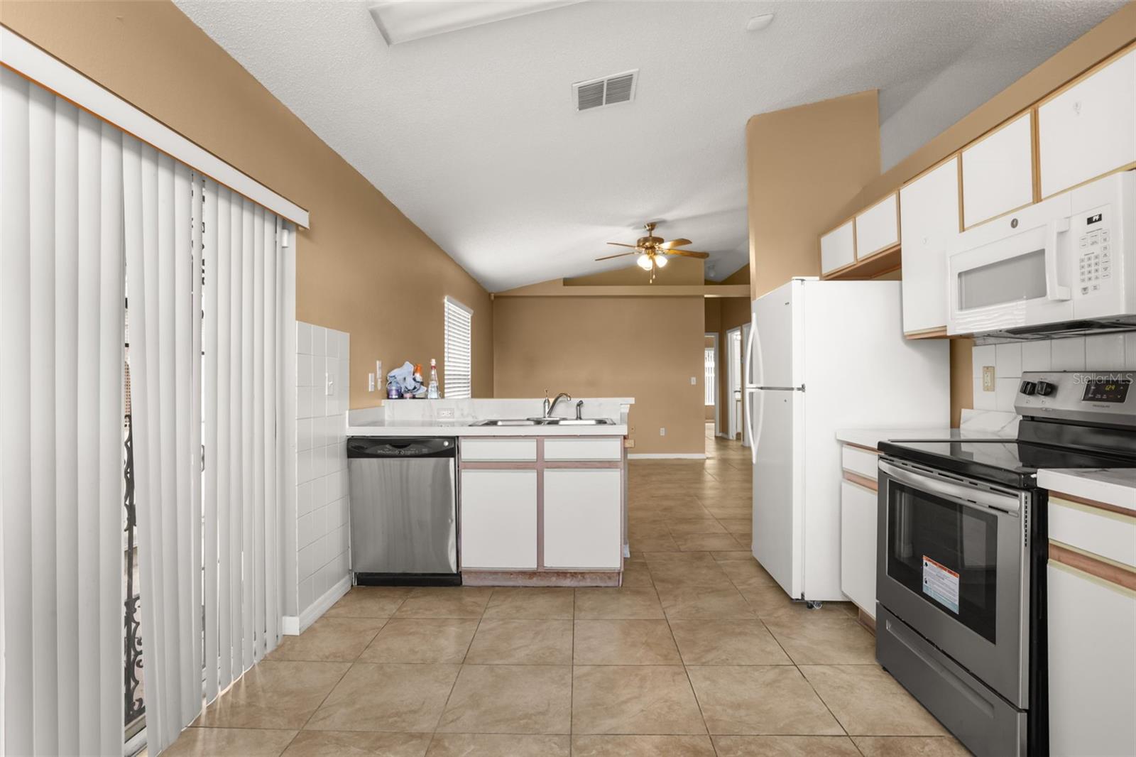 2501 Daffadil Ter Property Photo 8