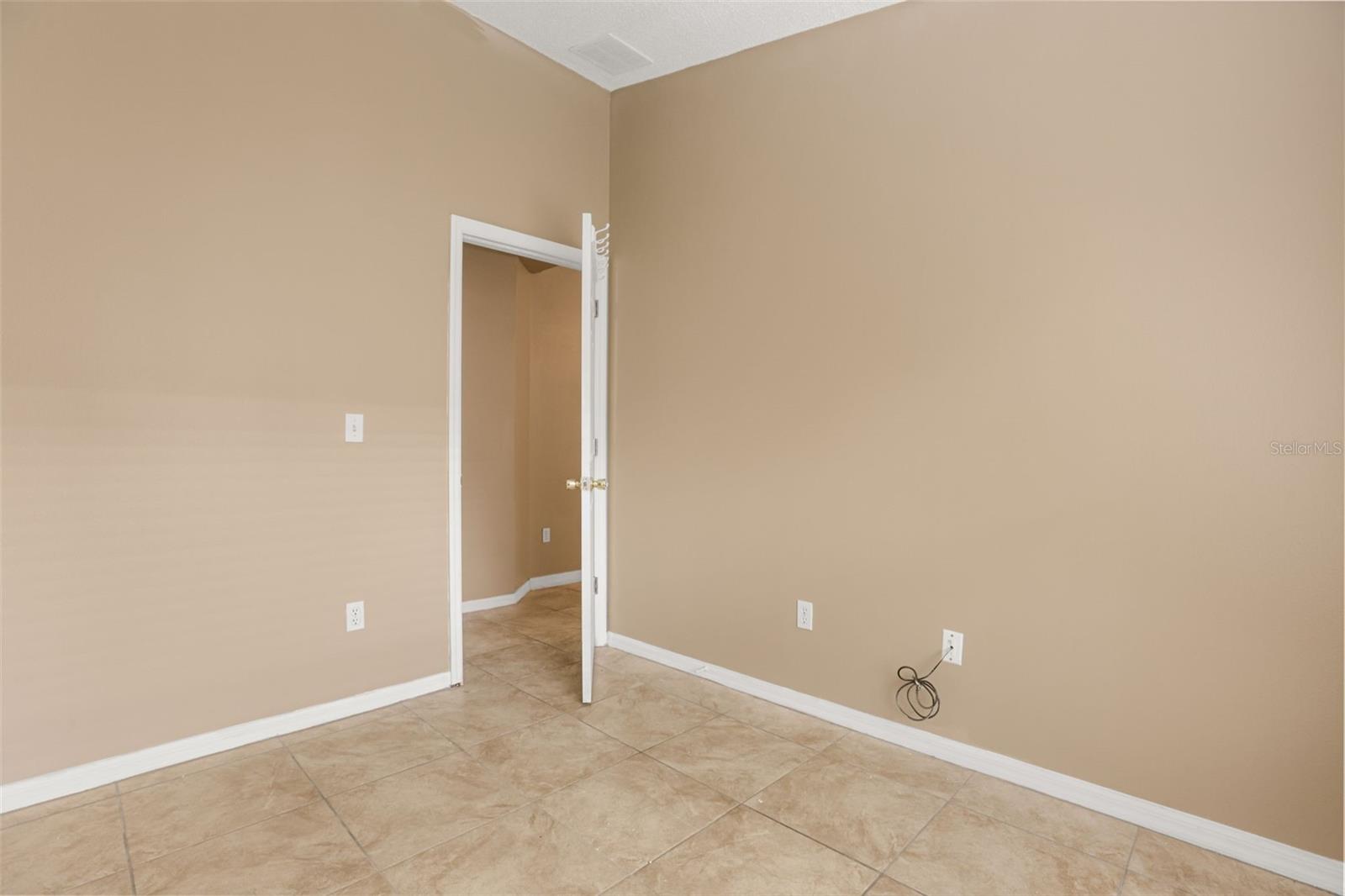 2501 Daffadil Ter Property Photo 11