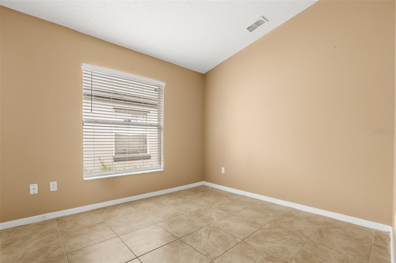 2501 Daffadil Ter Property Photo 12