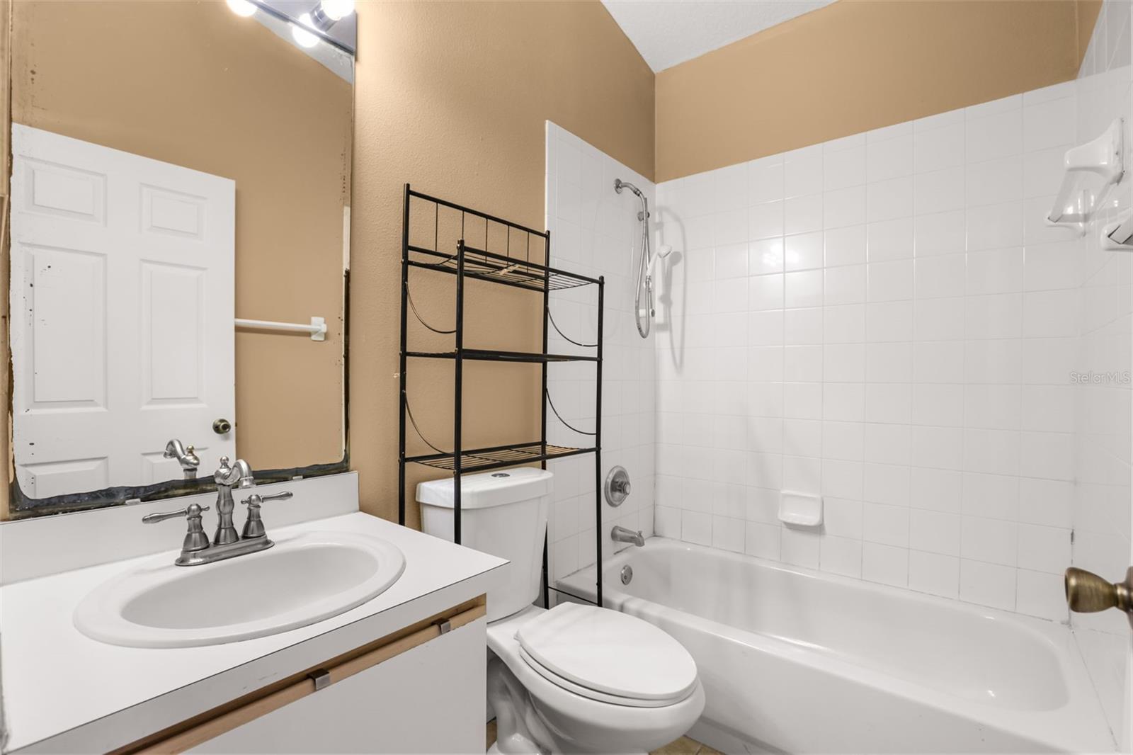 2501 Daffadil Ter Property Photo 14