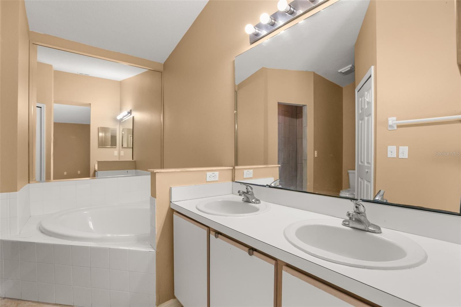 2501 Daffadil Ter Property Photo 20