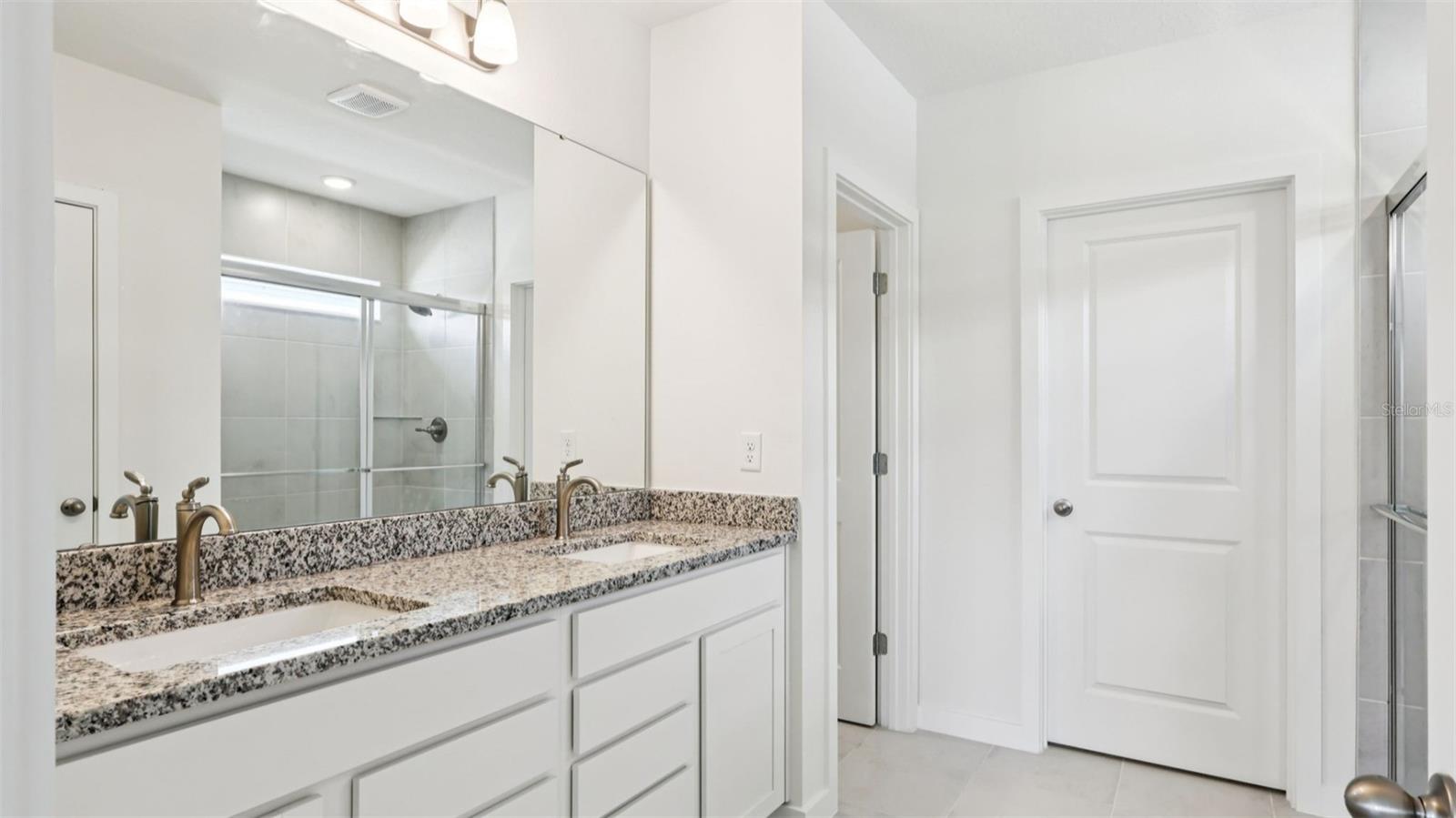 815 Andrew St Property Photo 16