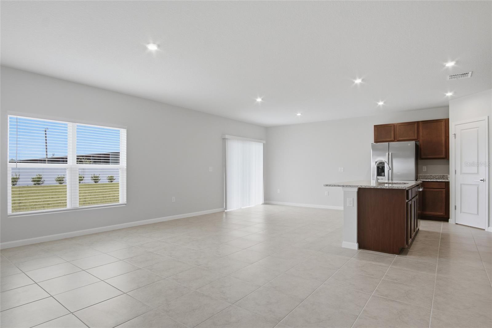 724 Cantaberry Dr Property Photo 8