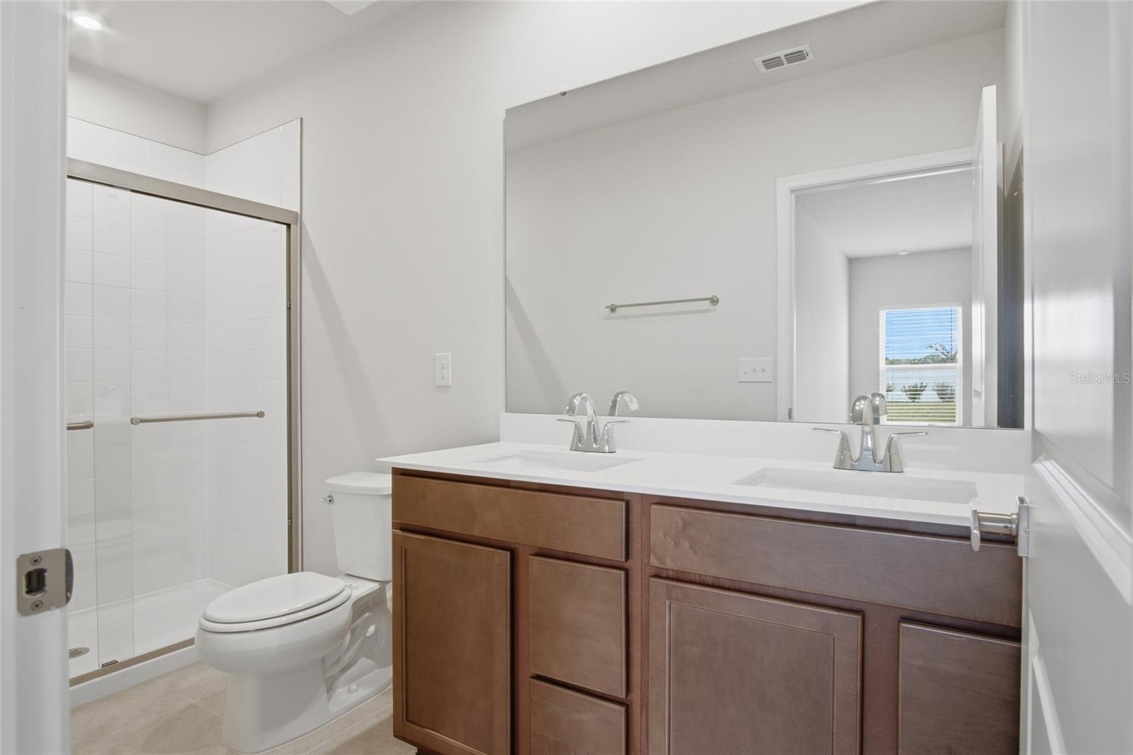 724 Cantaberry Dr Property Photo 23