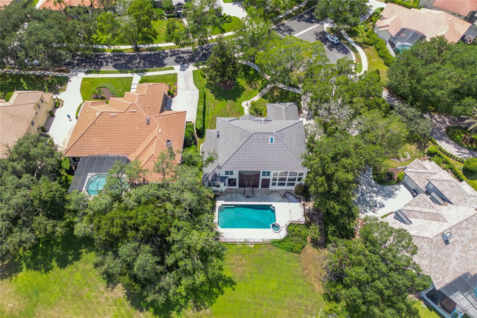 672 Stonefield Loop Property Photo 3