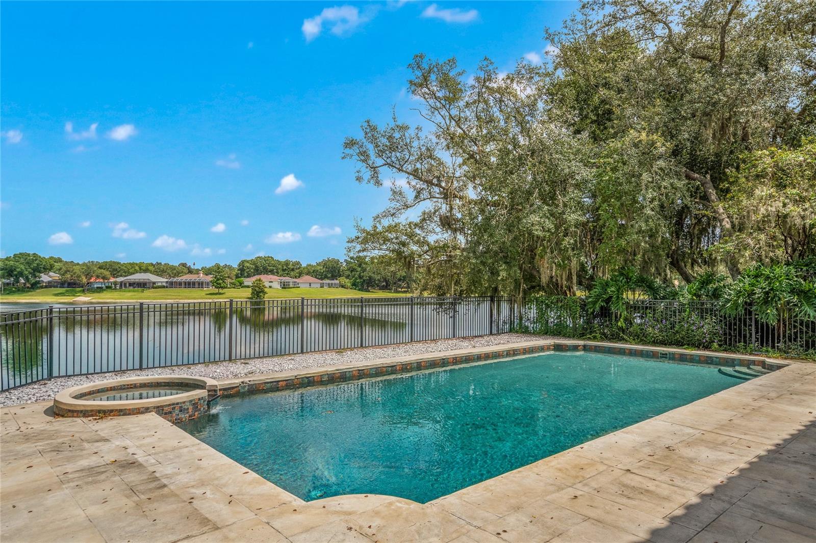 672 Stonefield Loop Property Photo 49
