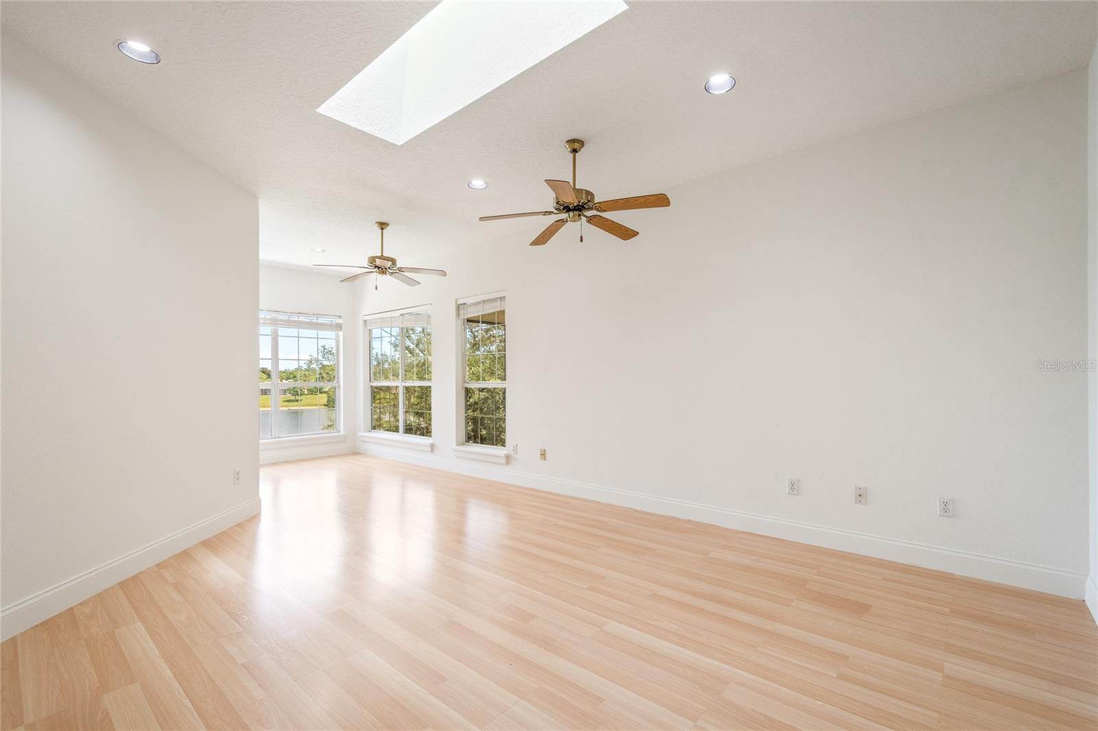 672 Stonefield Loop Property Photo 68