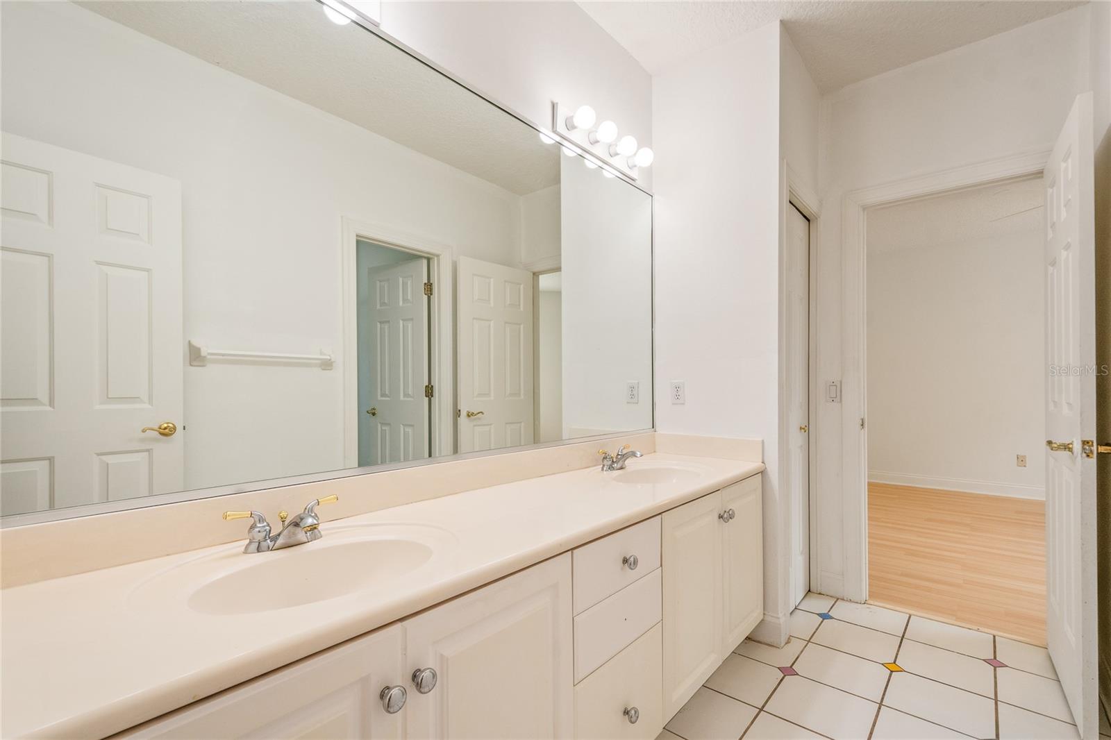 672 Stonefield Loop Property Photo 74
