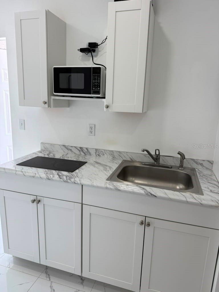 O6438436 Property Photo 6