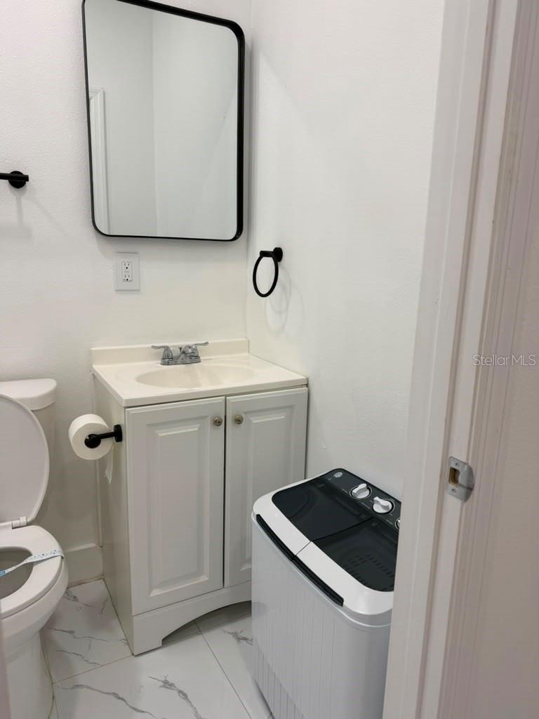 O6438436 Property Photo 8