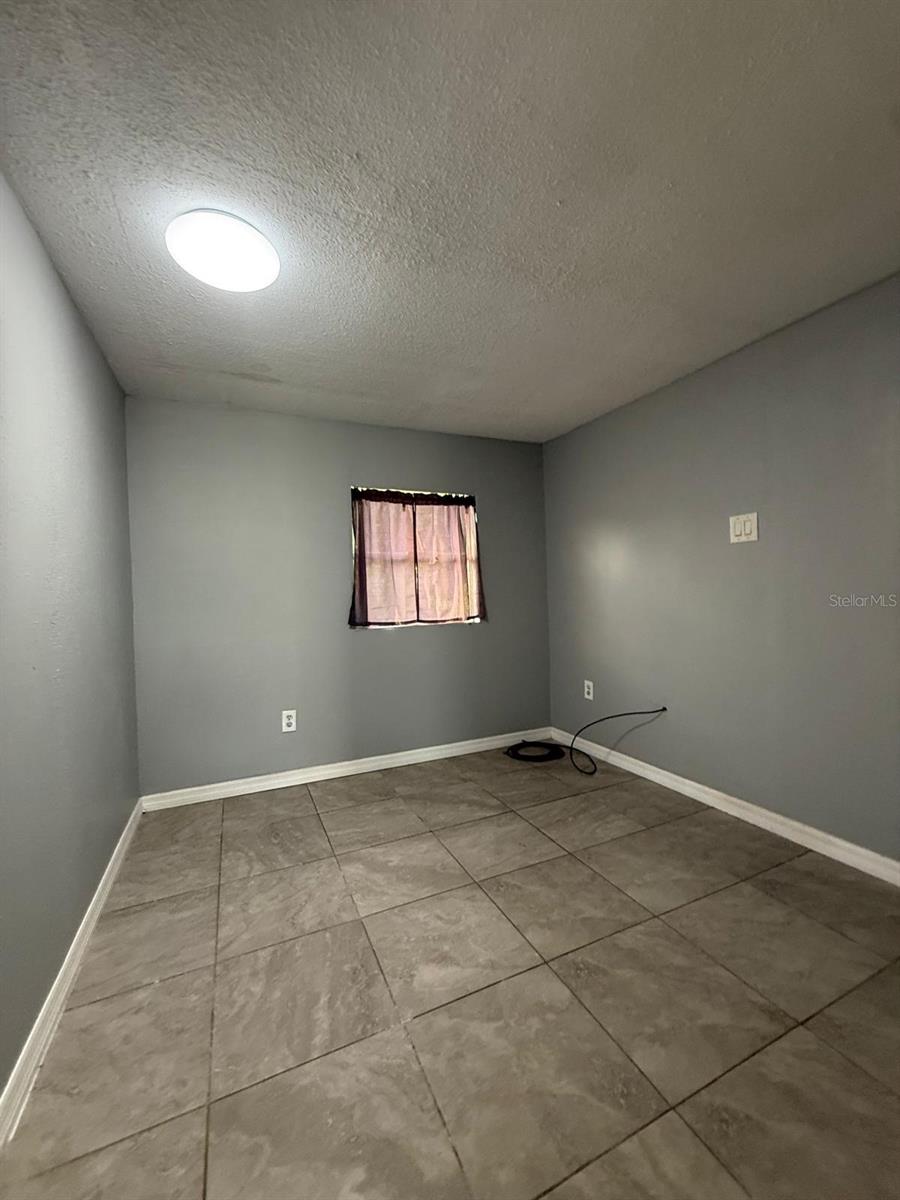 2302 E Dana Dr Property Photo 7