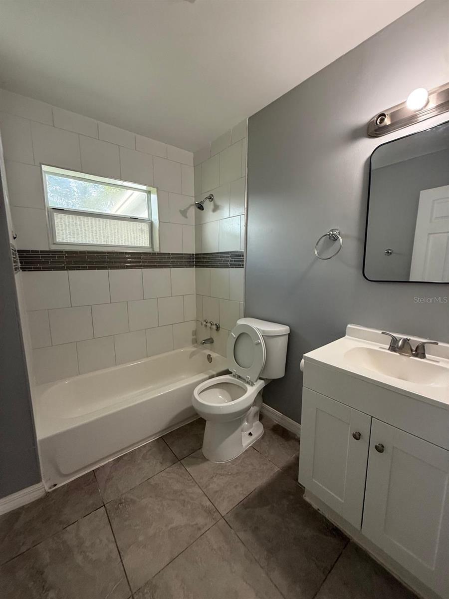 2302 E Dana Dr Property Photo 8