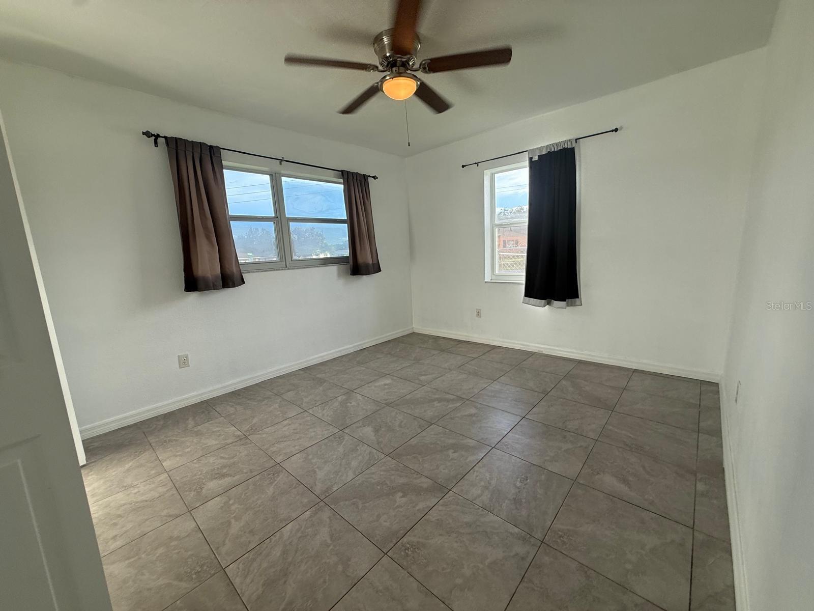 2302 E Dana Dr Property Photo 10