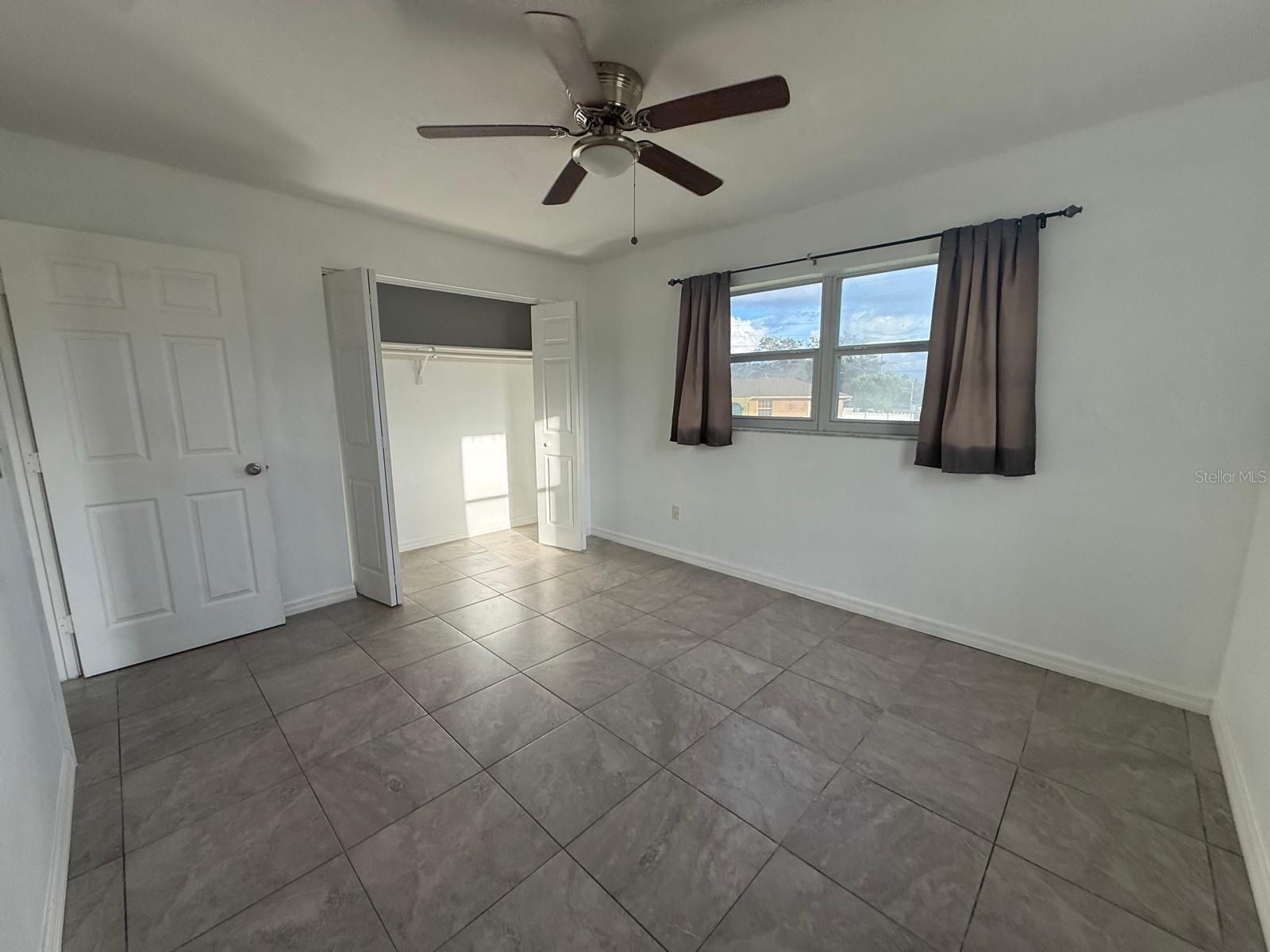 2302 E Dana Dr Property Photo 11