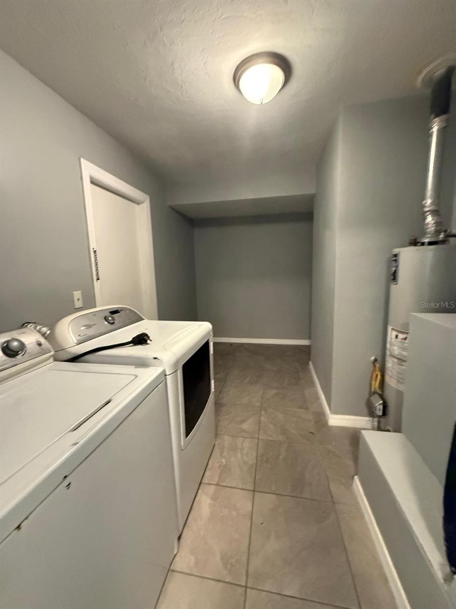 2302 E Dana Dr Property Photo 13