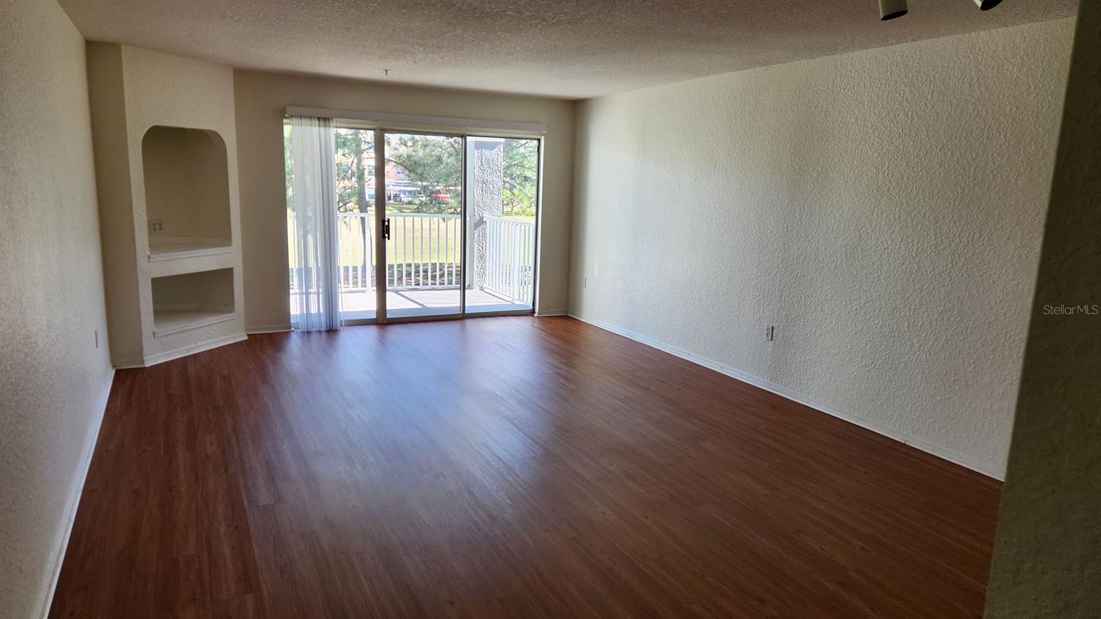 14013 Fairway Island Dr #427 Property Photo 2